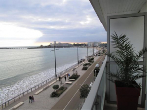 Appartement 2 chambres face plage avec parking, 3 étoiles - FR-1-197-376